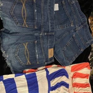 Two Shorts Two strapless shirts